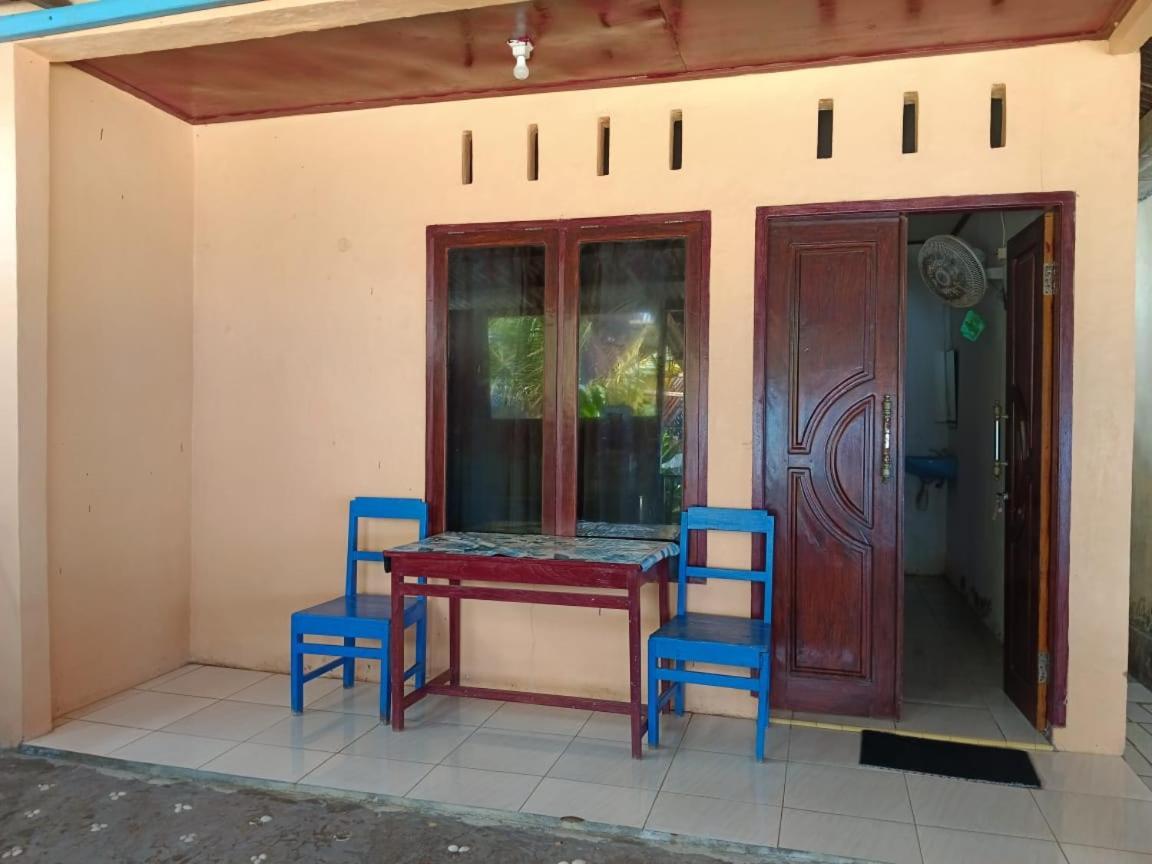 Mamalis Homestay Manado Eksteriør bilde