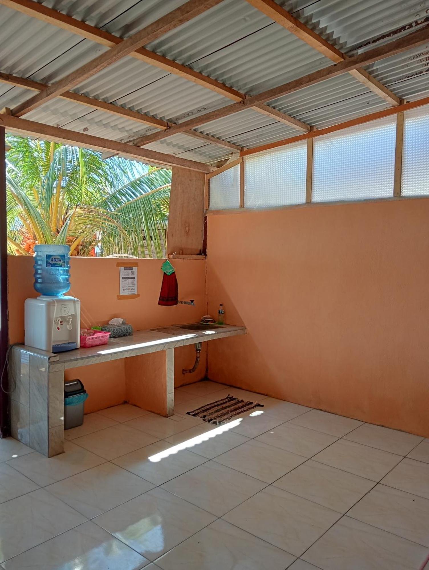 Mamalis Homestay Manado Eksteriør bilde
