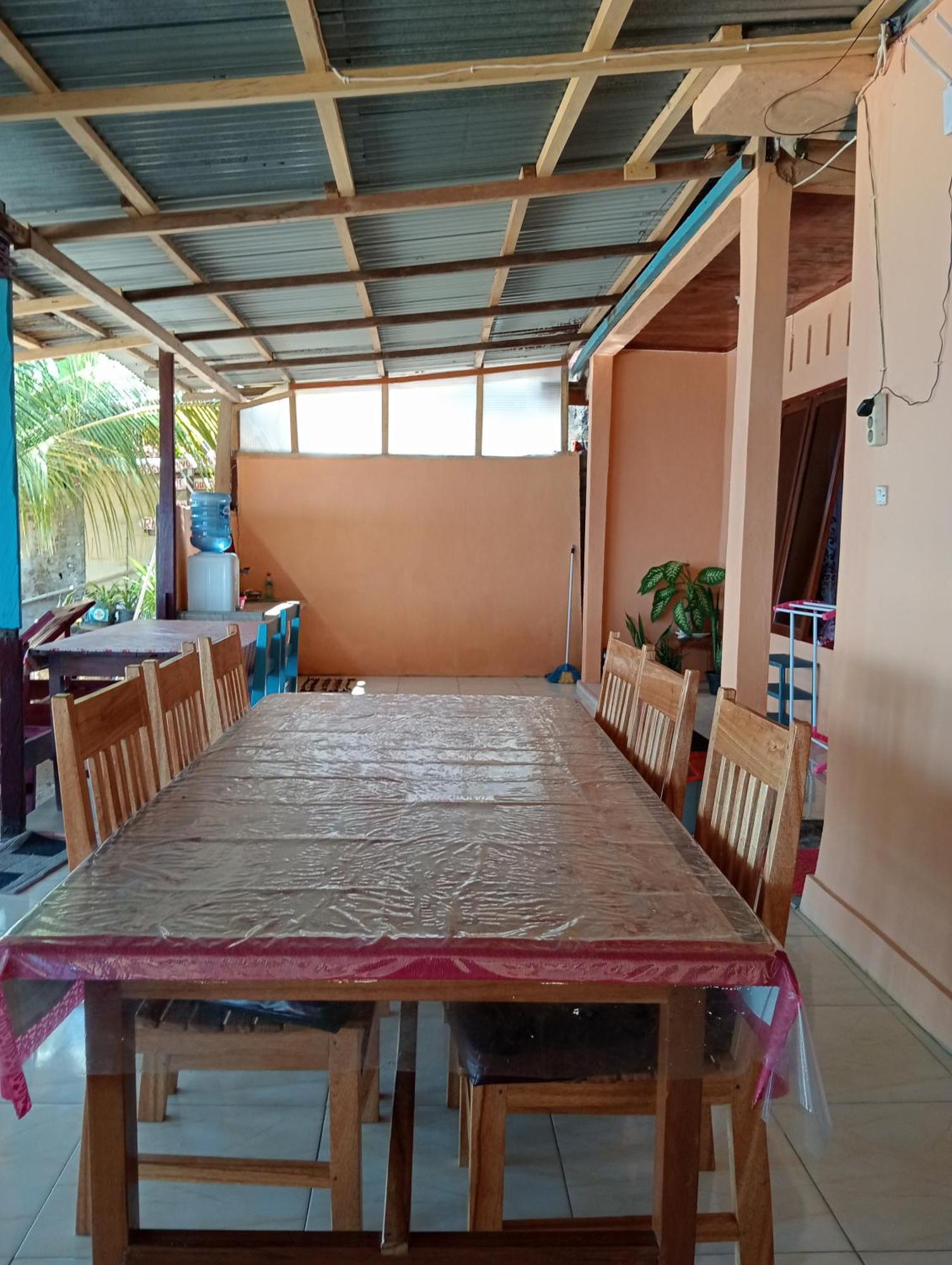 Mamalis Homestay Manado Eksteriør bilde