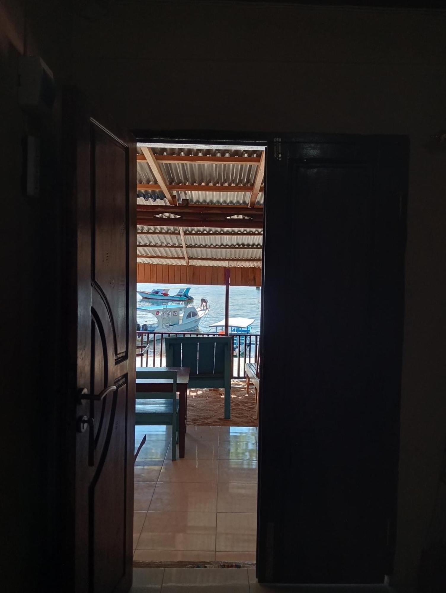 Mamalis Homestay Manado Eksteriør bilde