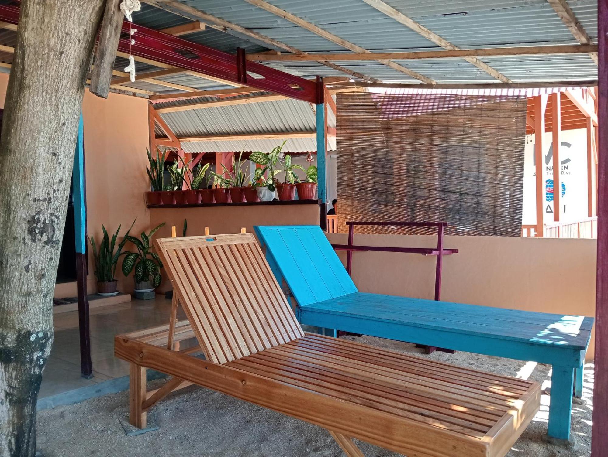 Mamalis Homestay Manado Eksteriør bilde