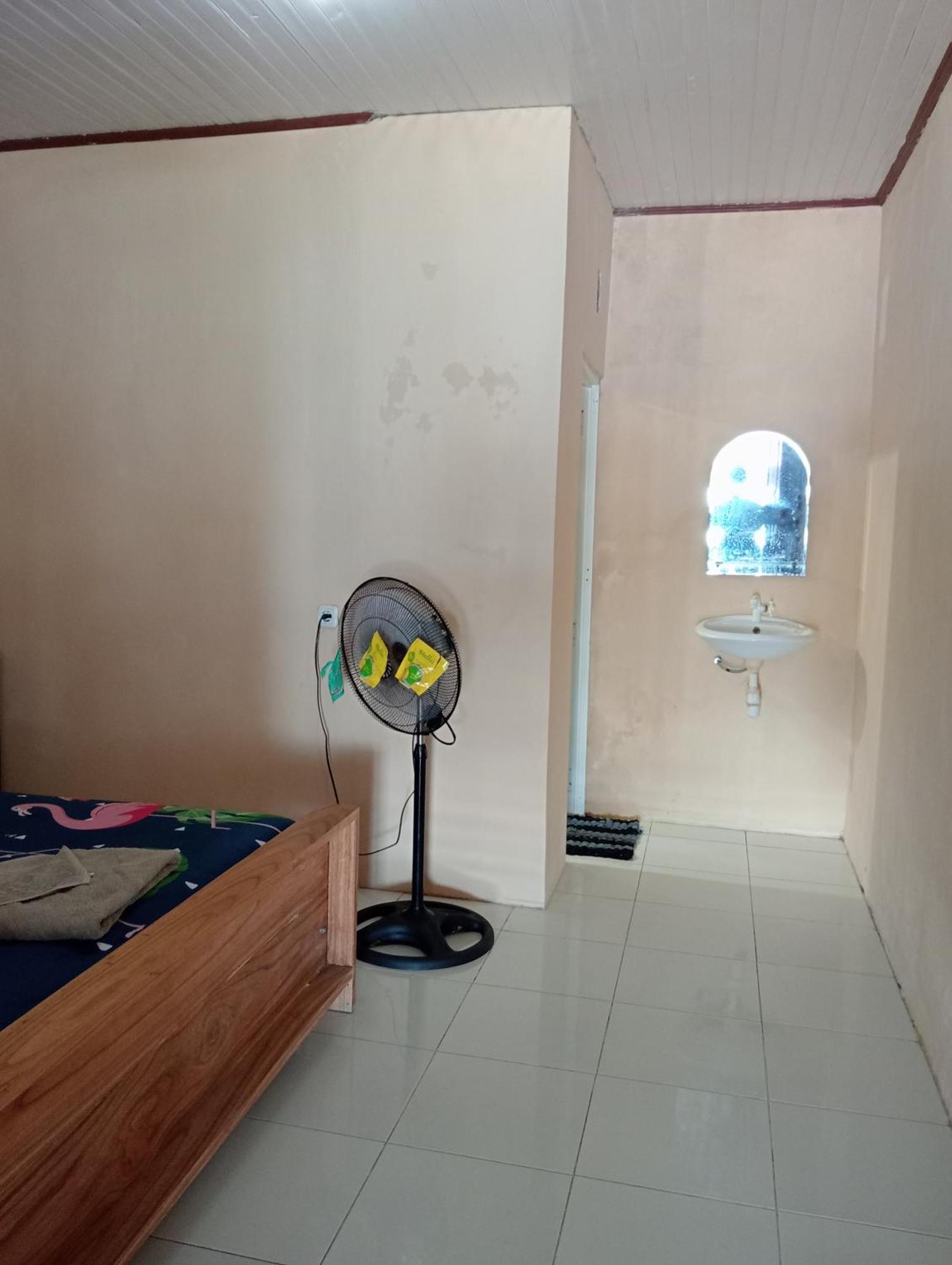 Mamalis Homestay Manado Eksteriør bilde