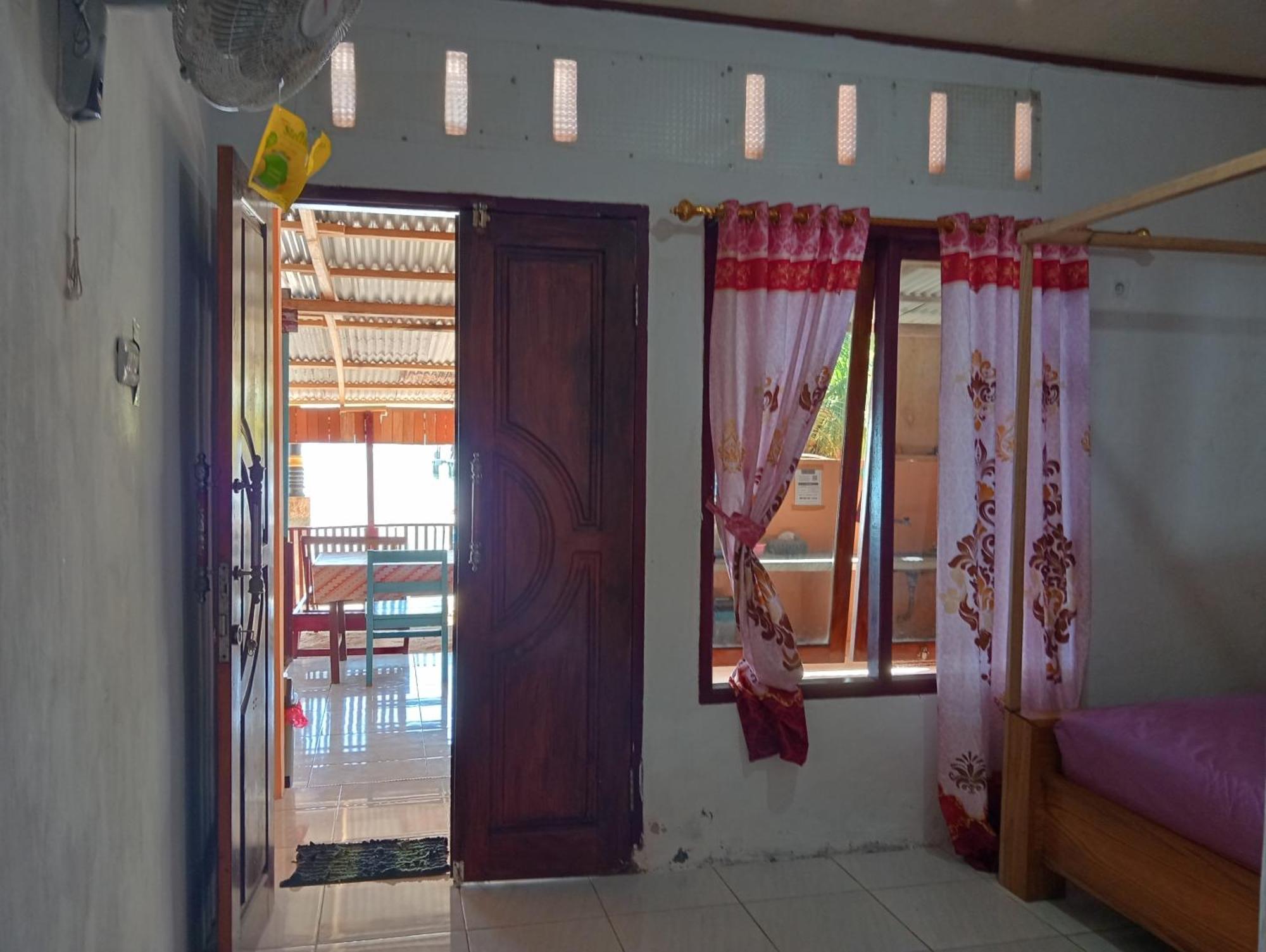 Mamalis Homestay Manado Eksteriør bilde